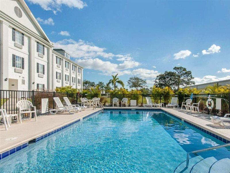 Quality Inn Palm Bay - Melbourne I-95 Екстериор снимка
